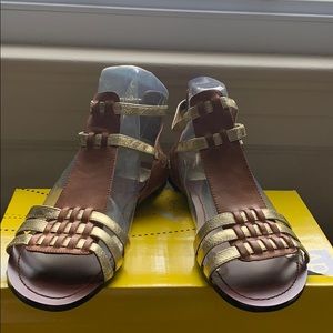 Brand new sandals 👡